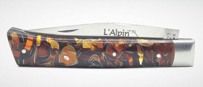 L'Alpin du Vercors, résine époxy ambre et copeaux d'aluminium