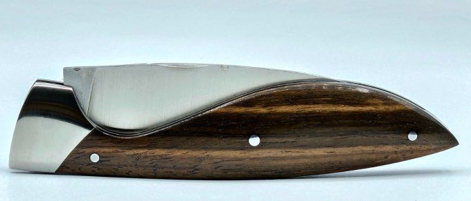 Le Cornafion ébène de macassar (EM-8)